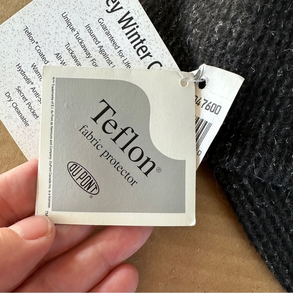NEW.The Tilley Winter Cap, vintage. Wool and fleece. Gray, textured. - Picture 4 of 13